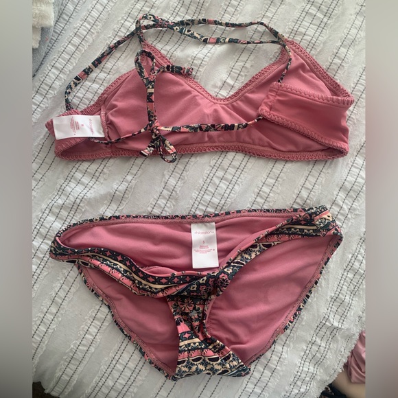 Xhilaration women’s bathing suit set - Picture 2 of 3